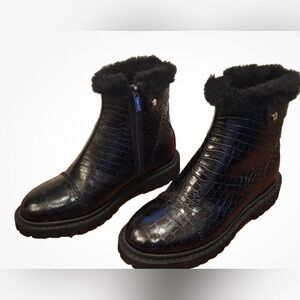 Jimmy Choo Voyager II/F snow boots 

38.5 NEW NEVER WORN